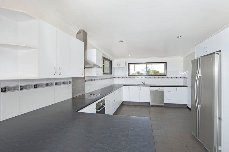 24 Coraldeen Avenue, GOROKAN NSW 2263, Gorokan - Thumbnail 2