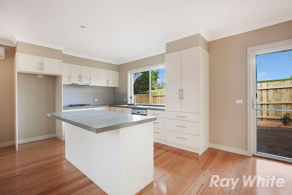 4 Wiltshire Avenue, Bayswater VIC 3153, Bayswater - Thumbnail 4
