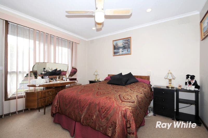 2 Phillip Court, CRANBOURNE NORTH VIC 3977, Cranbourne North - Thumbnail 8