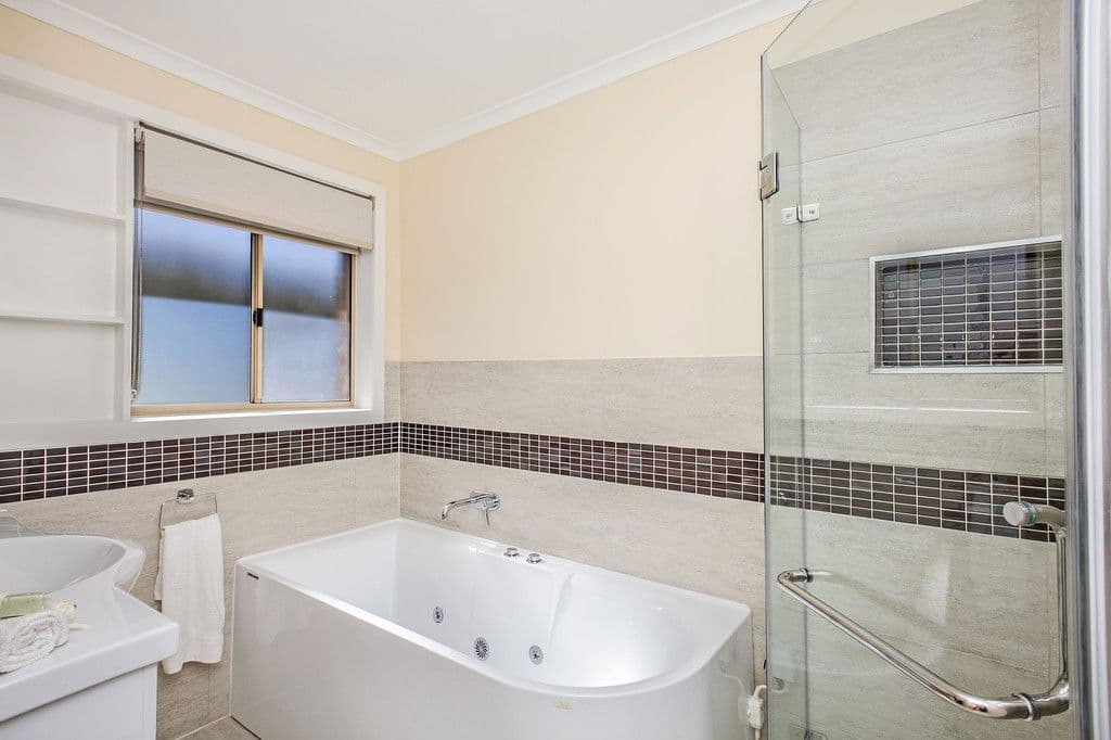 7 Hinkler Drive, Mill Park VIC 3082, Mill Park - Thumbnail 6