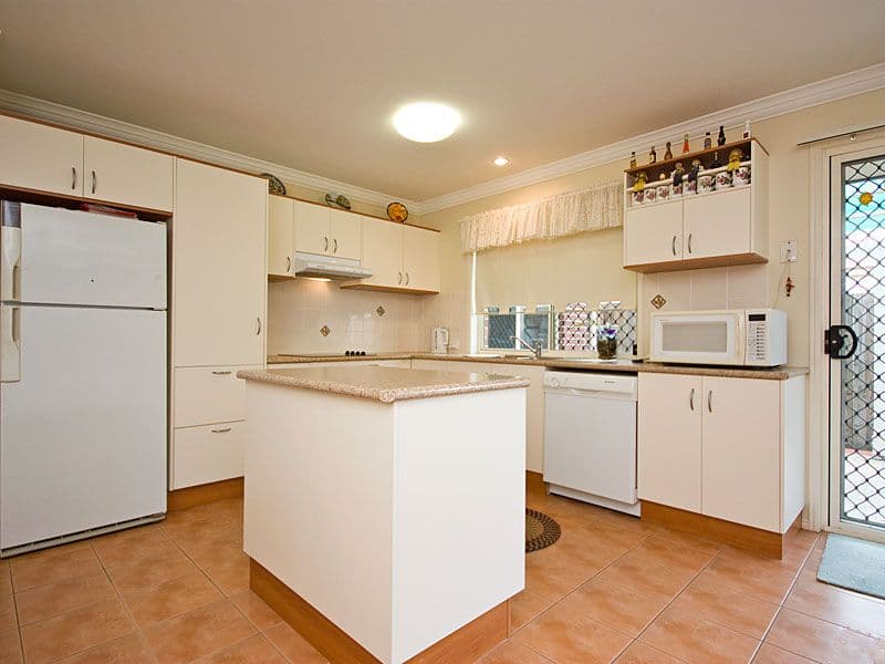 1 Cronus Court, Eltham, Eltham - Thumbnail 2