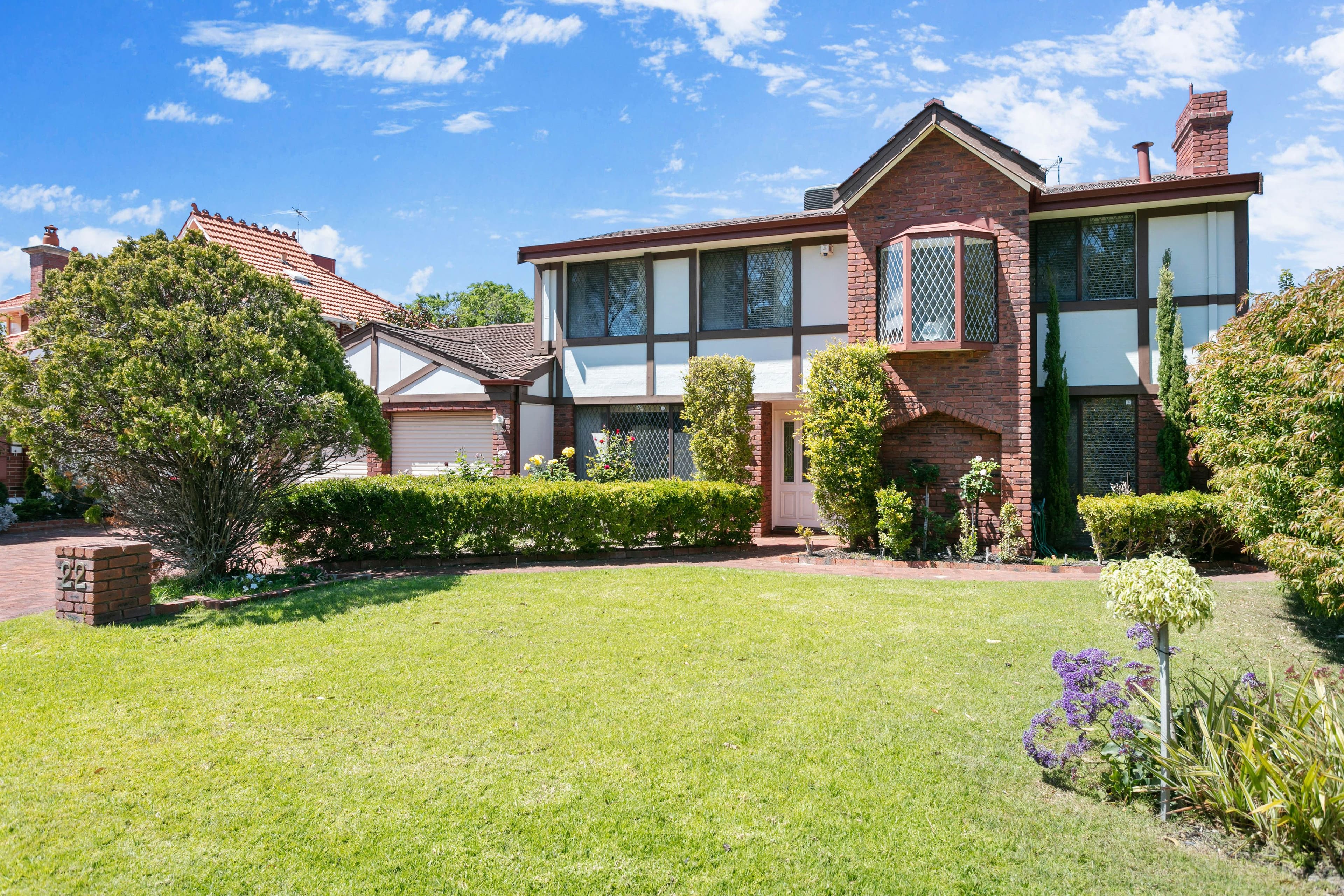 22 Castlecrag Drive, Kallaroo WA 6025, Kallaroo - Image 1
