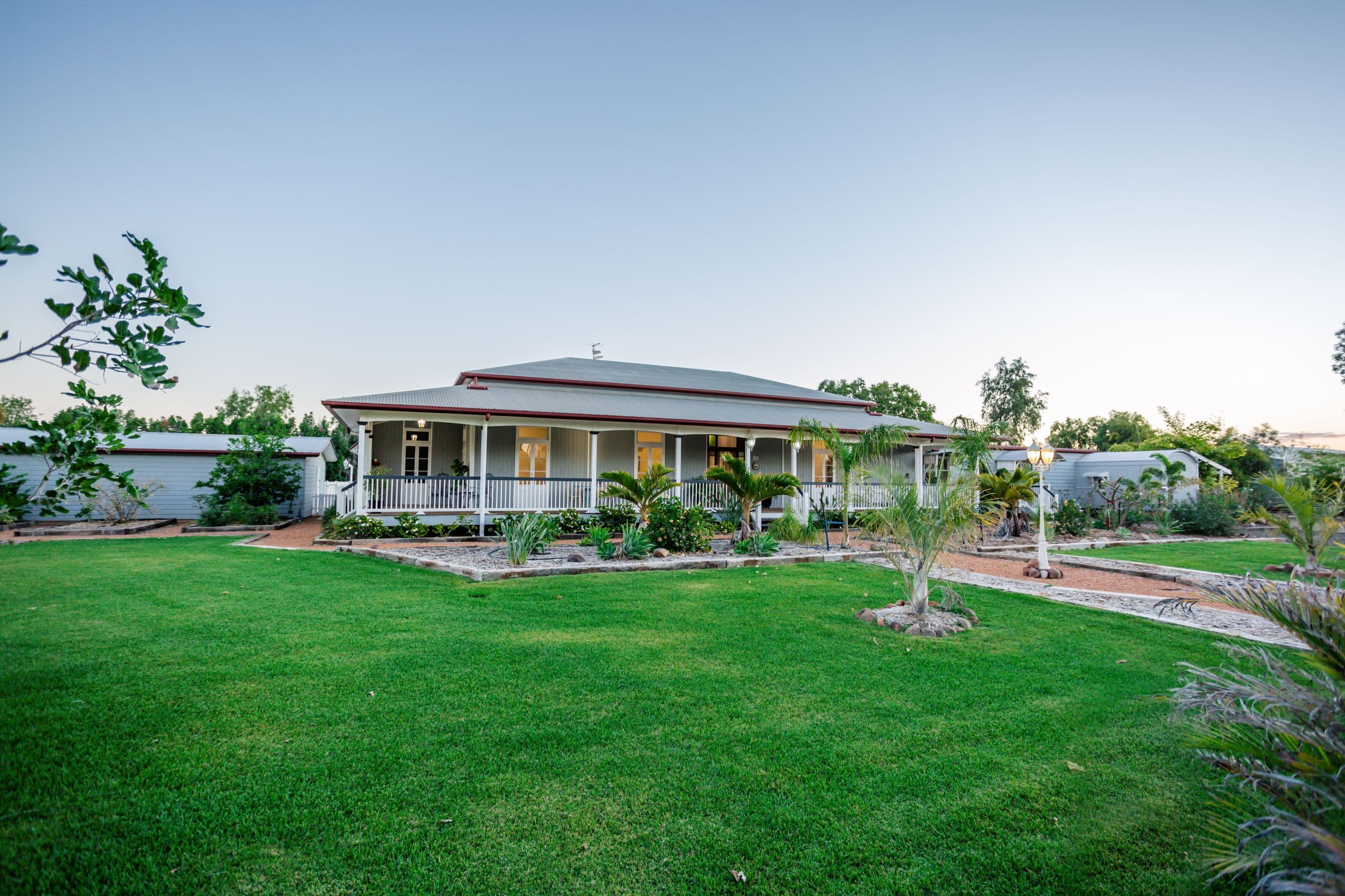 30 Braeside Road, Emerald QLD 4720, Emerald - Thumbnail 2