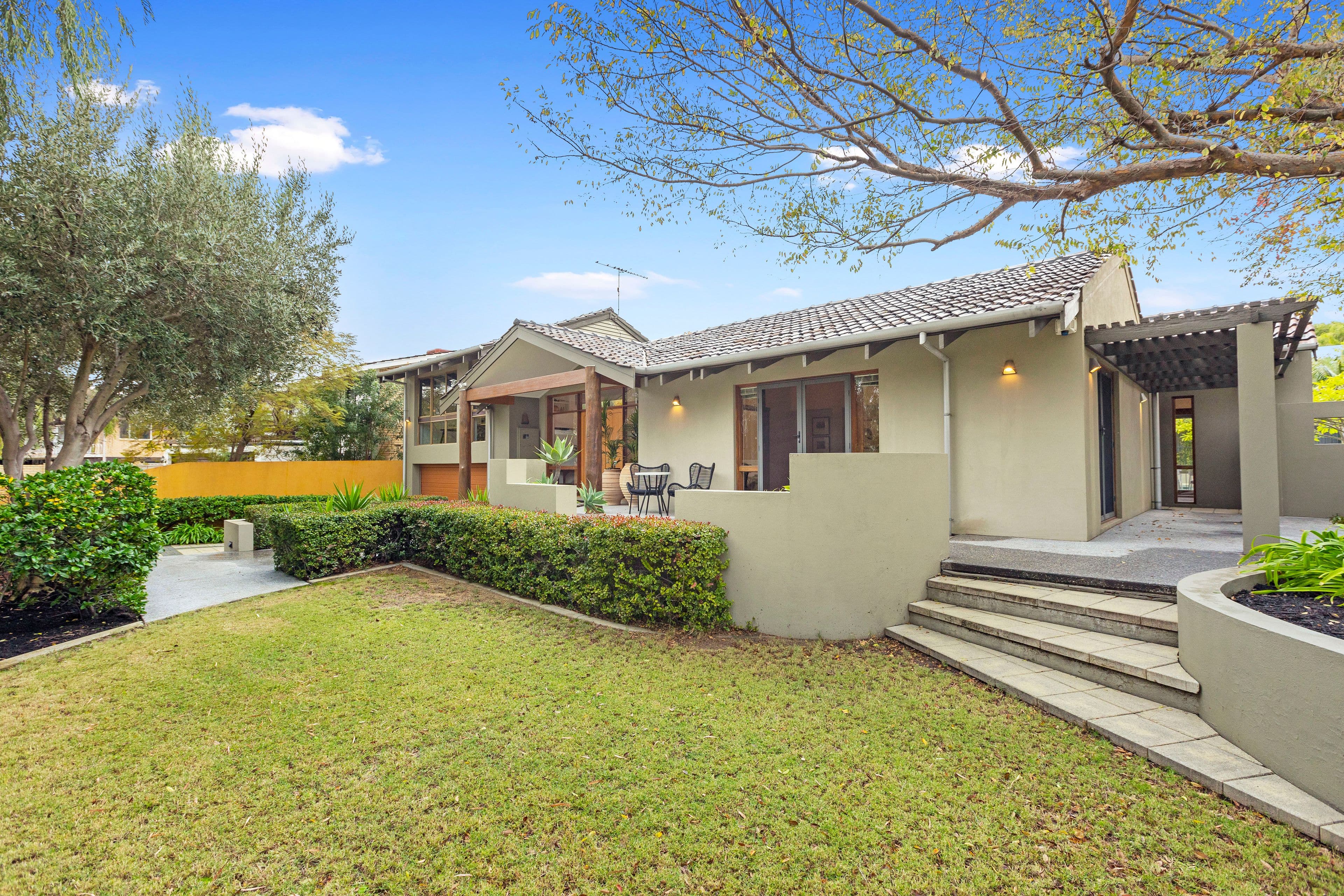 10 Clovelly Road, City Beach WA 6015, City Beach - Thumbnail 2