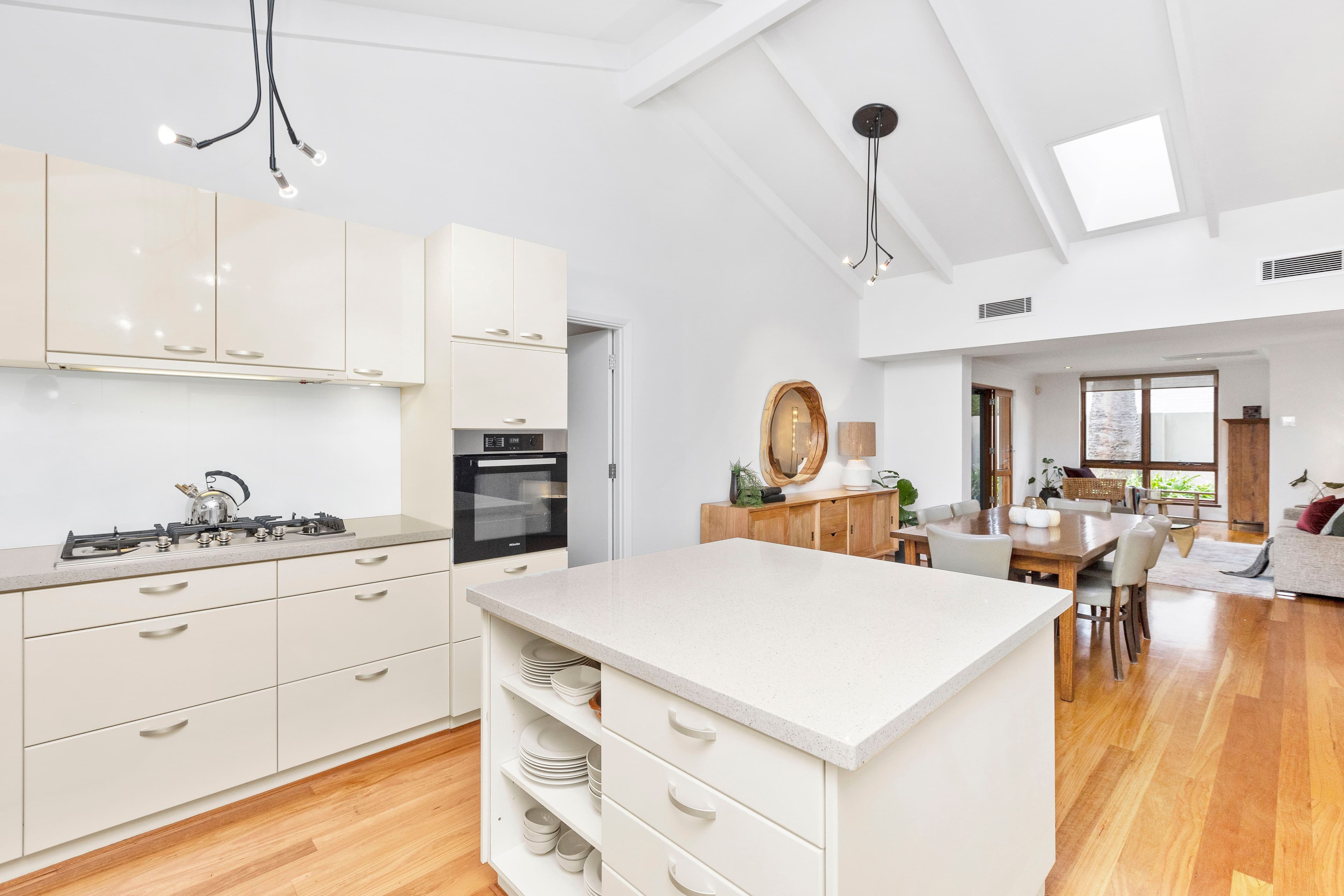 10 Clovelly Road, City Beach WA 6015, City Beach - Thumbnail 6
