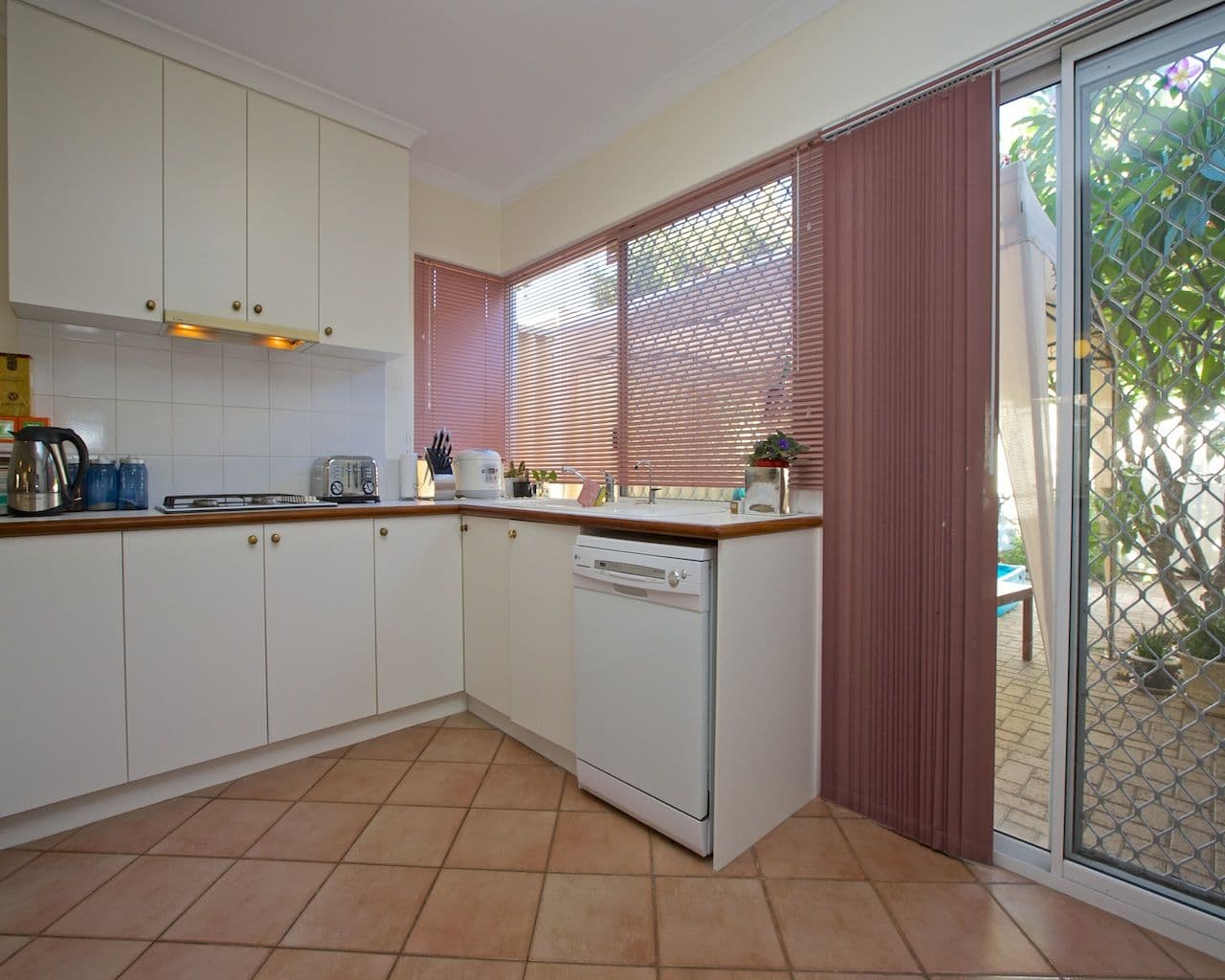 102B Westview Street, SCARBOROUGH WA 6019, Scarborough - Thumbnail 3