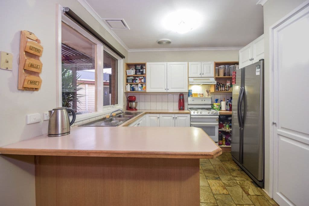 6 Lansell Place, Melton West VIC 3337, Melton West - Thumbnail 2