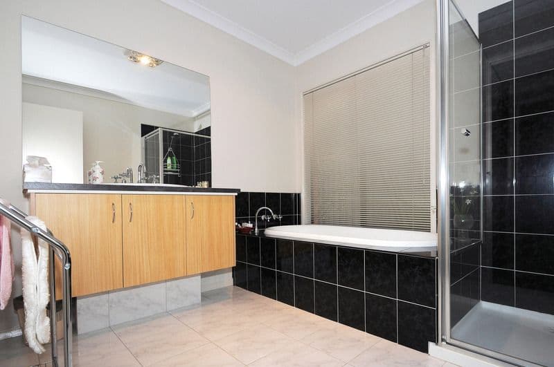 12 Ratcliffe Way, LYNBROOK VIC 3975, Lynbrook - Thumbnail 8