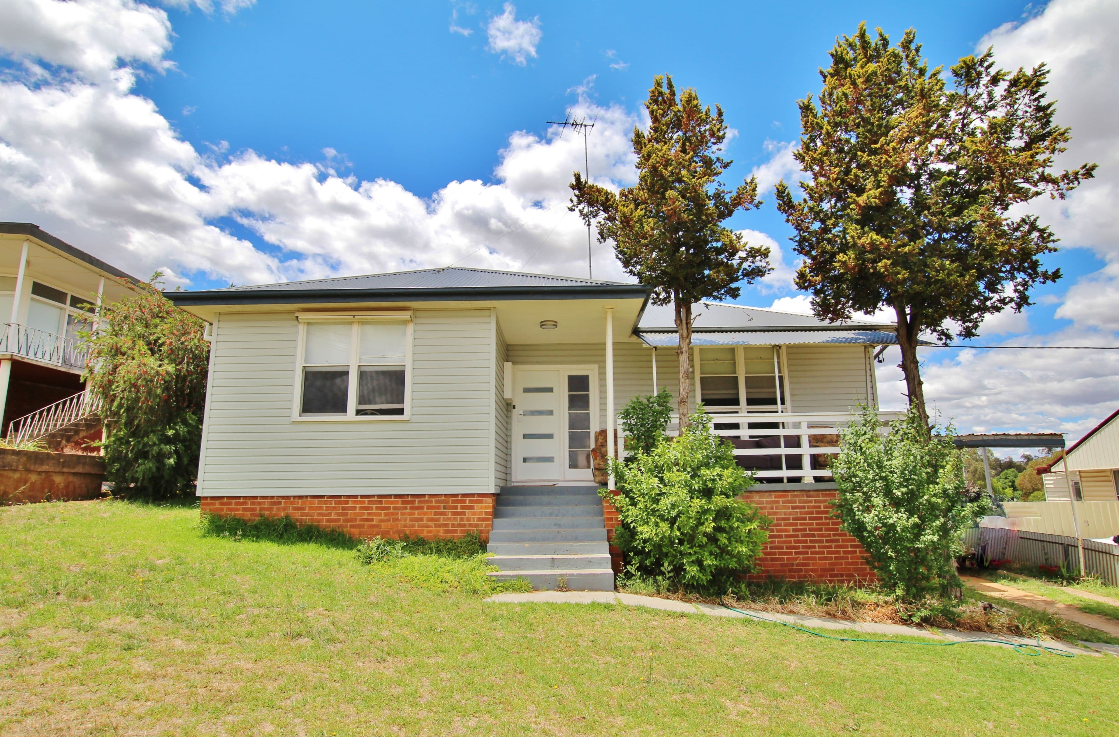 12 Florence Street, Young - Image 1