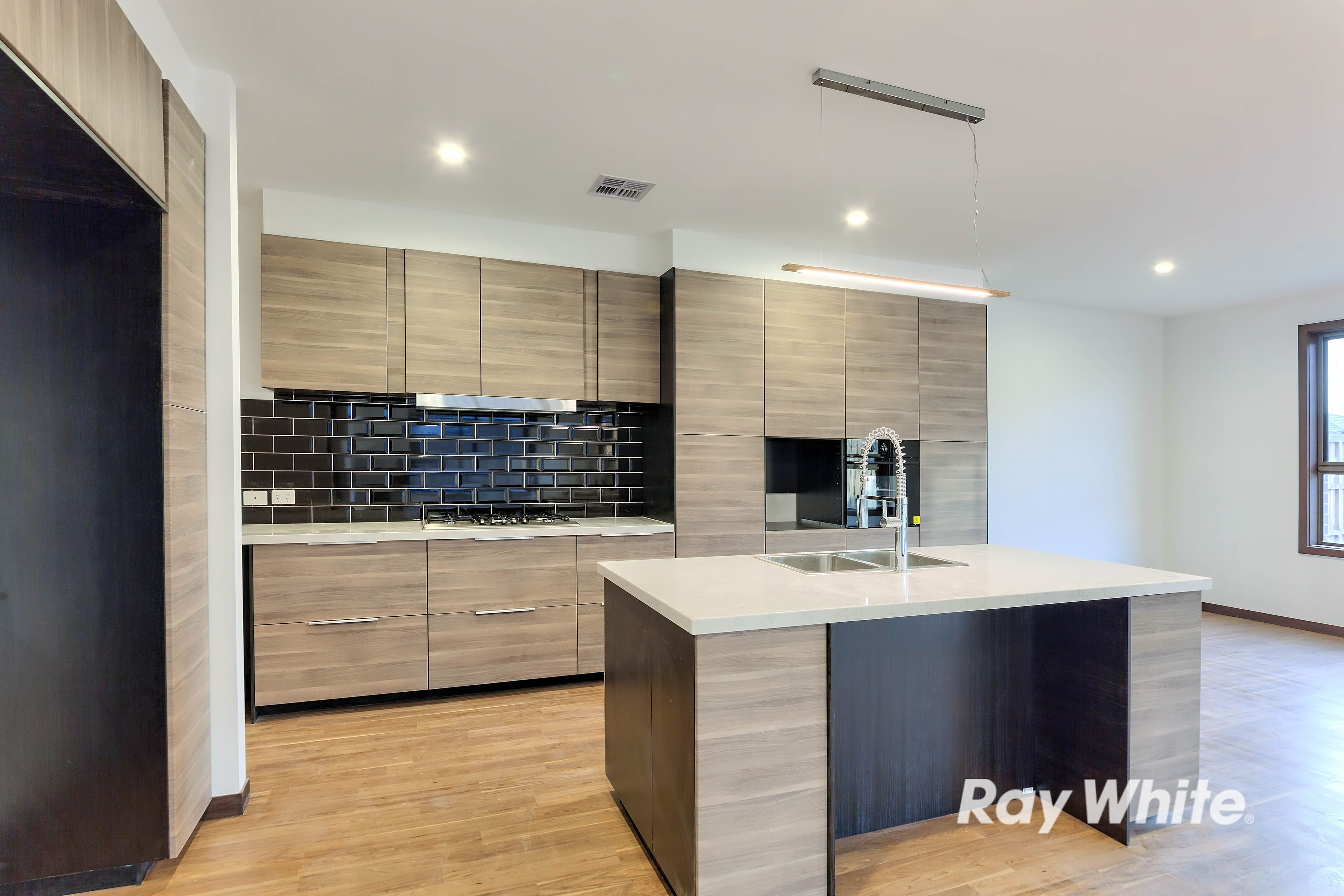 69 COLDSTREAM Avenue, WERRIBEE VIC 3030, Werribee - Thumbnail 4