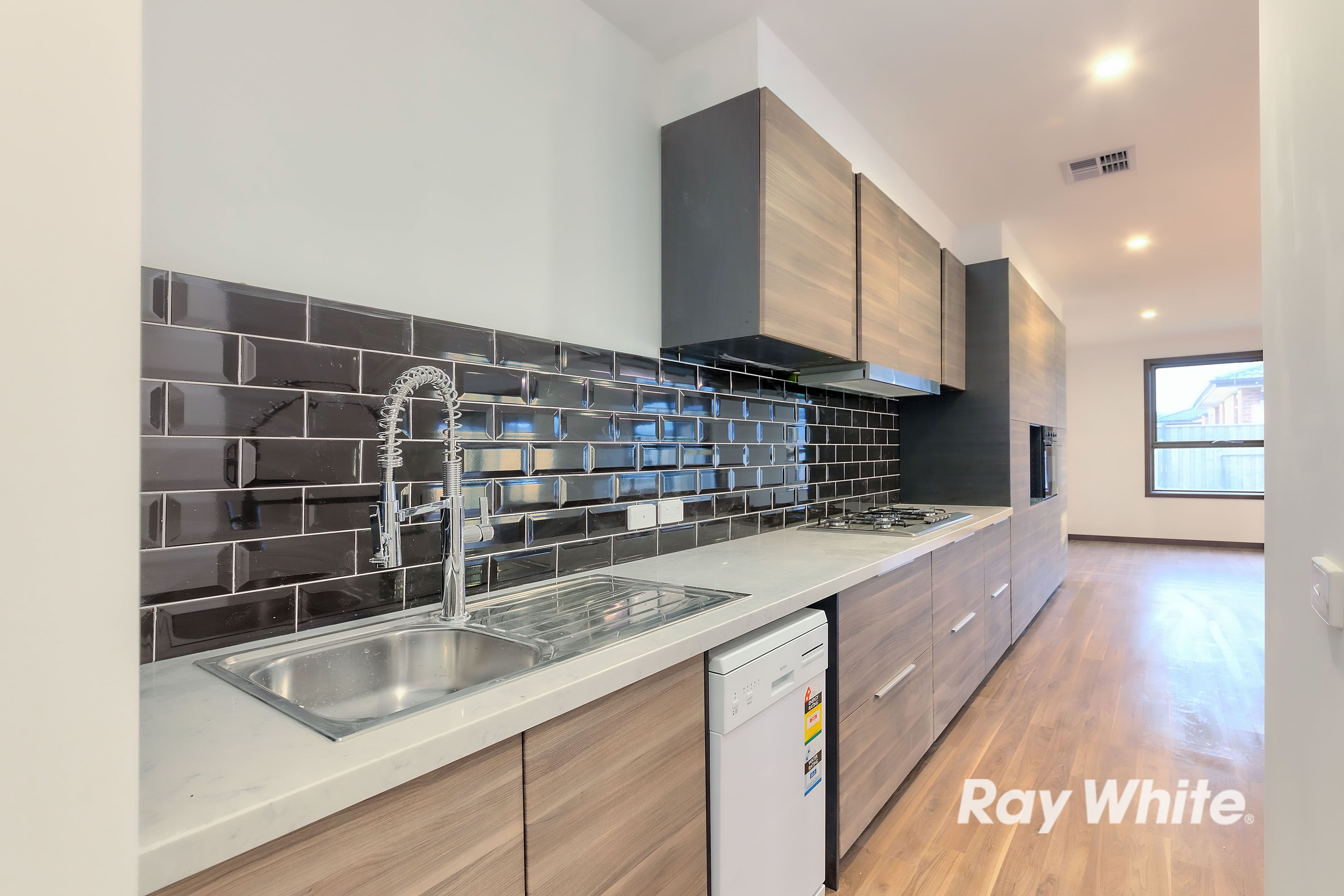 69 COLDSTREAM Avenue, WERRIBEE VIC 3030, Werribee - Thumbnail 5
