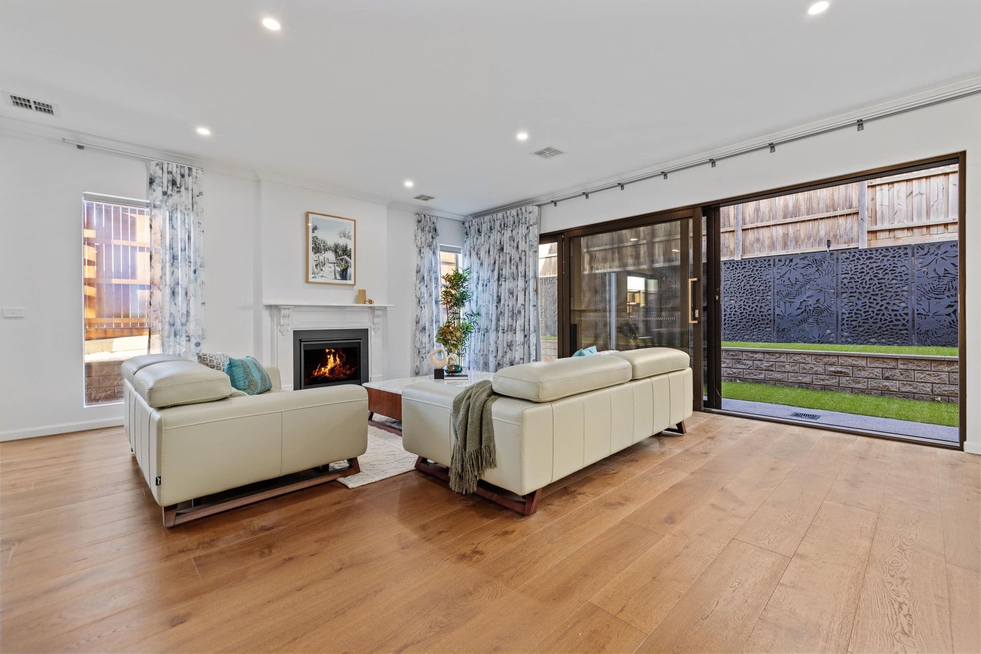 40 Parkedge Drive, Wantirna South VIC 3152, Wantirna South - Thumbnail 2