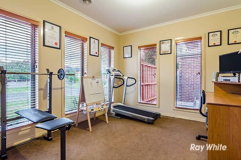 11 Newton Drive, Cranbourne North VIC 3977, Cranbourne North - Thumbnail 2