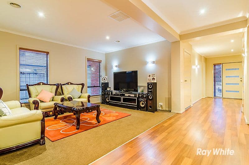 11 Newton Drive, Cranbourne North VIC 3977, Cranbourne North - Thumbnail 3