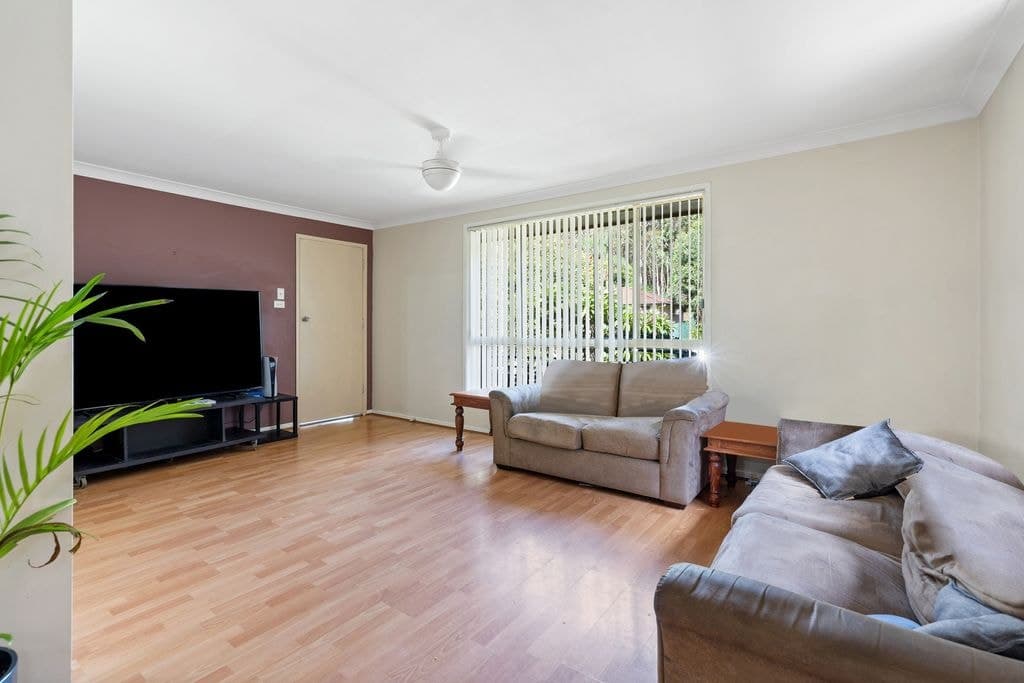 20 Southern Cross Drive, Woodrising - Thumbnail 2