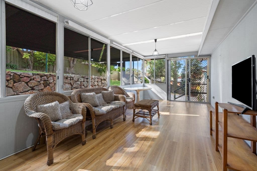 20 Southern Cross Drive, Woodrising - Thumbnail 3