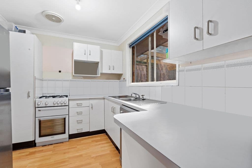 20 Southern Cross Drive, Woodrising - Thumbnail 4