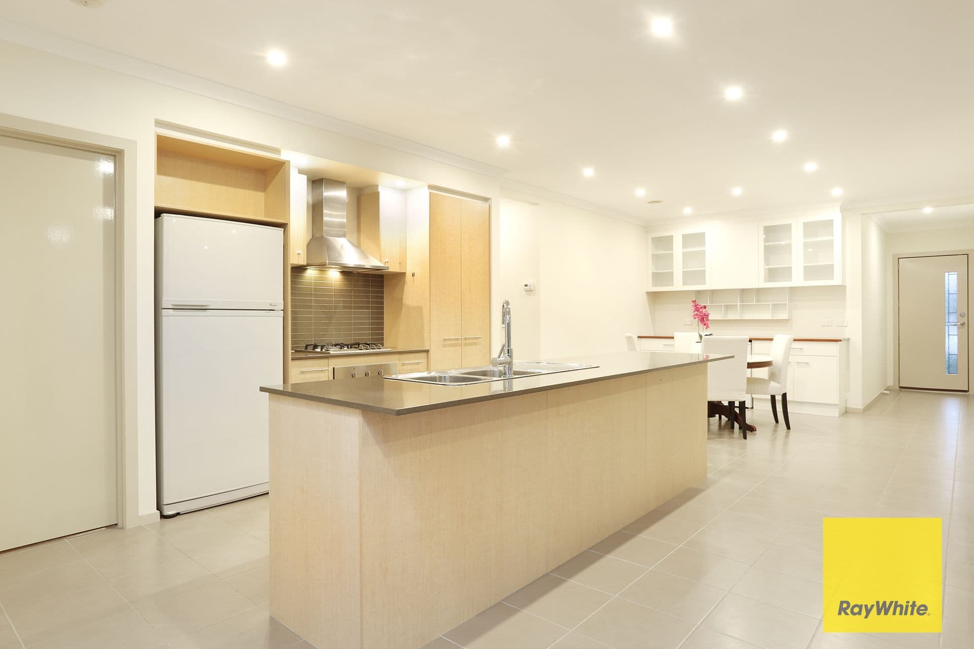14 Cloudy Crescent, Point Cook VIC 3030, Point Cook - Thumbnail 3