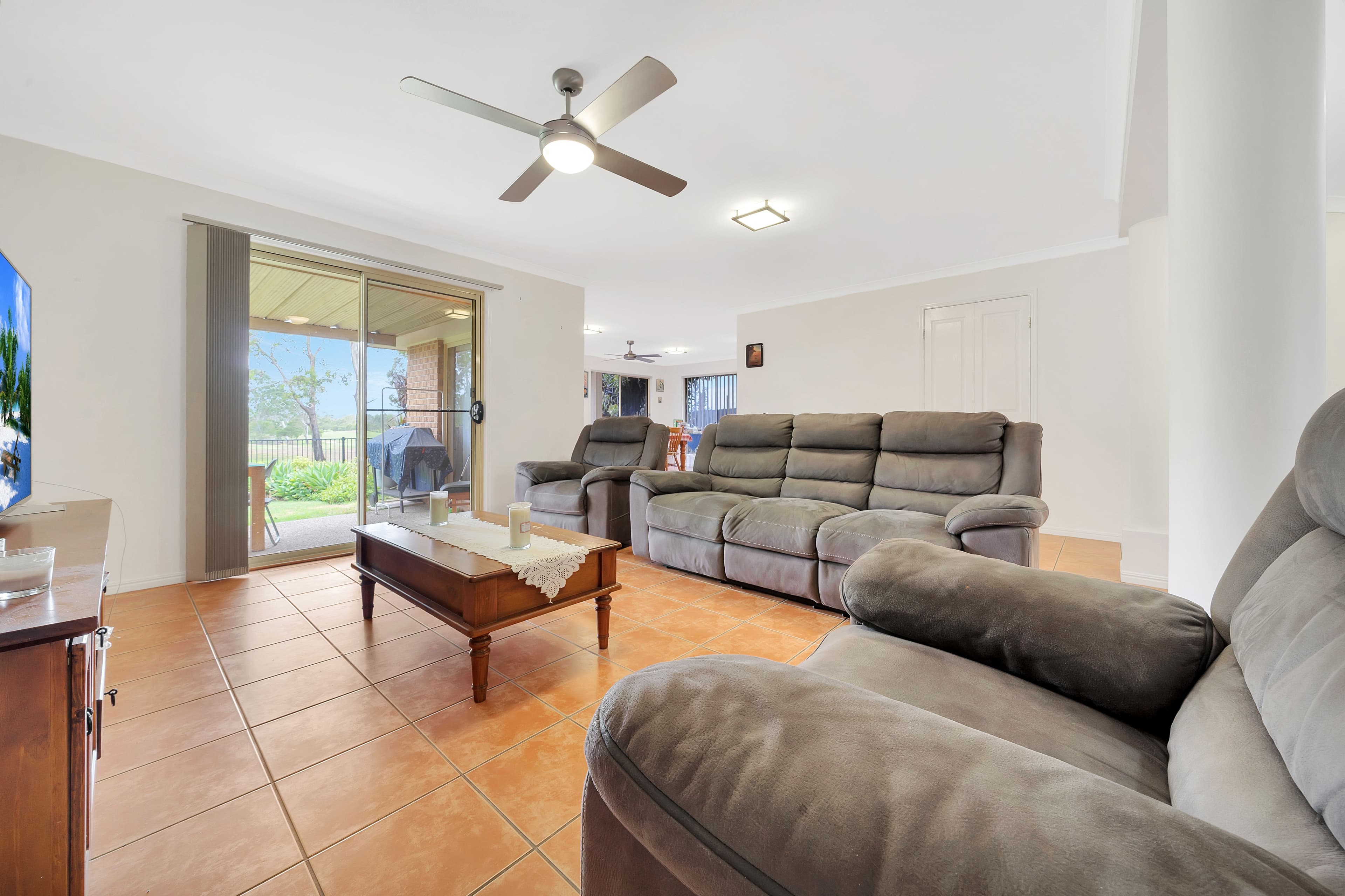 13 Fairway Drive, Meadowbrook QLD 4131, Meadowbrook - Thumbnail 3