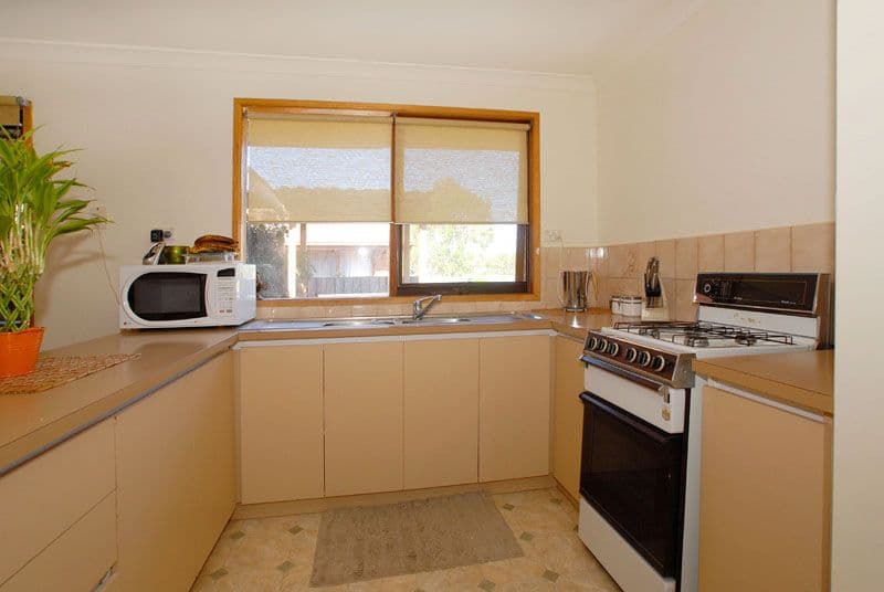 8 Cowderoy Street, HOPPERS CROSSING VIC 3029, Hoppers Crossing - Thumbnail 2