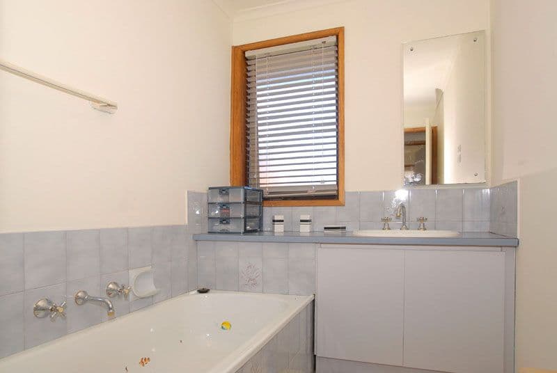 8 Cowderoy Street, HOPPERS CROSSING VIC 3029, Hoppers Crossing - Thumbnail 4