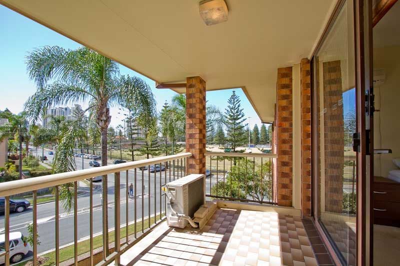 8 'Surfwood', 150 Surf Parade, BROADBEACH QLD 4218, Broadbeach - Image 1