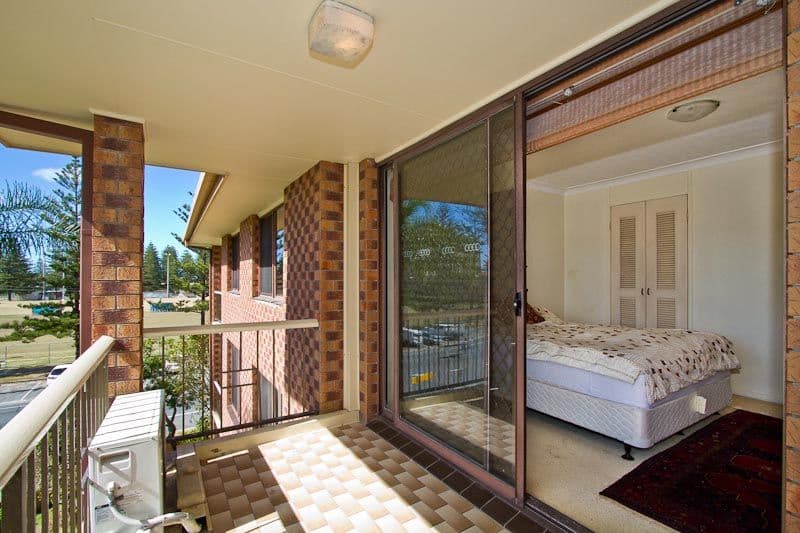 8 'Surfwood', 150 Surf Parade, BROADBEACH QLD 4218, Broadbeach - Thumbnail 2
