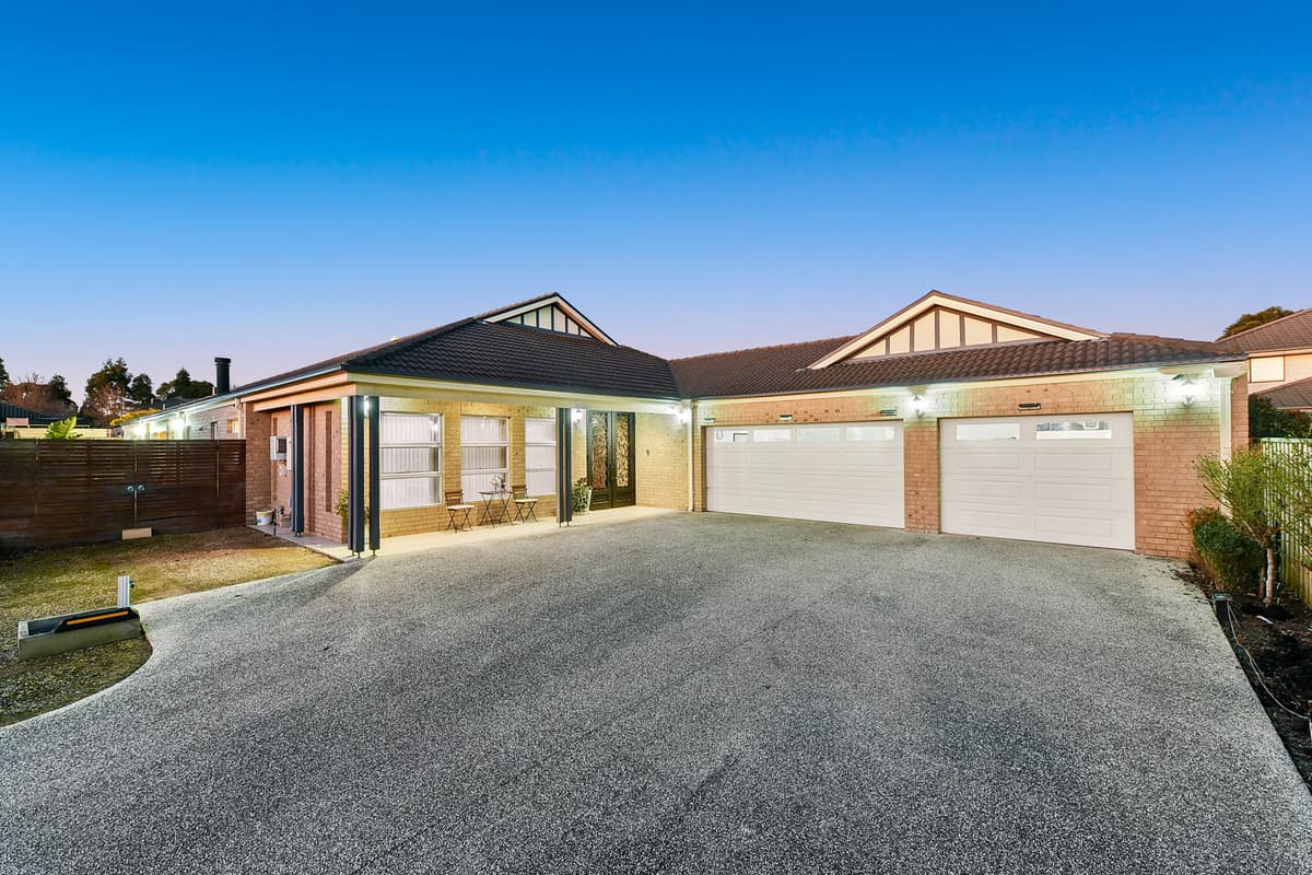 7 Magnifica Close, Berwick VIC 3806, Berwick - Image 1