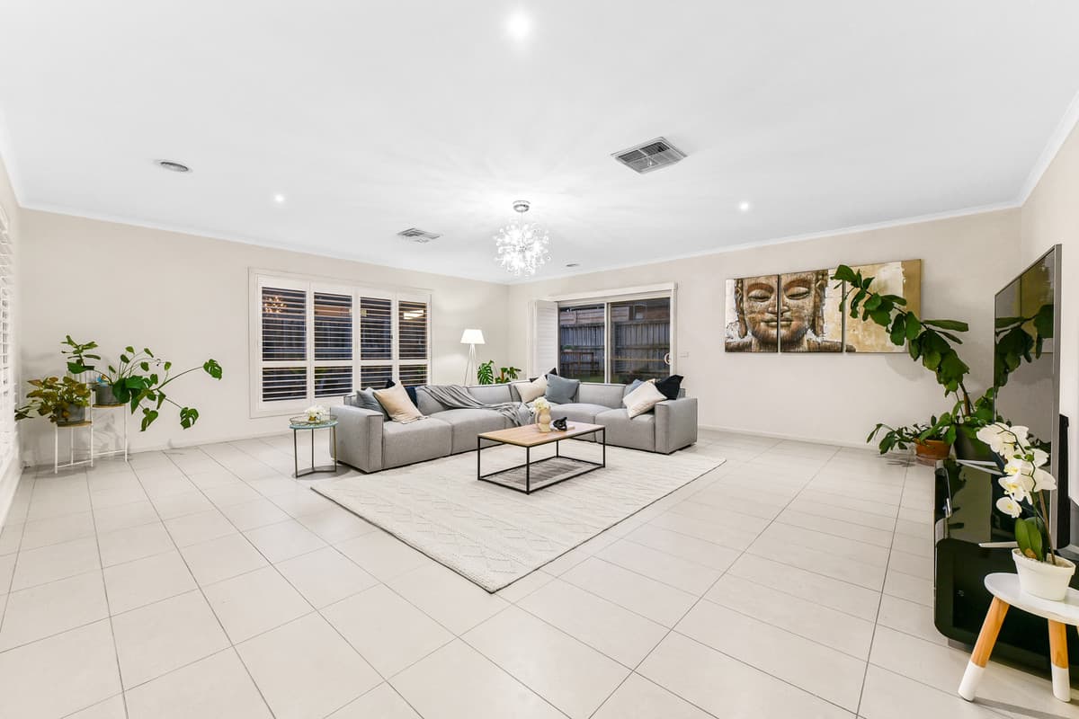 7 Magnifica Close, Berwick VIC 3806, Berwick - Thumbnail 2