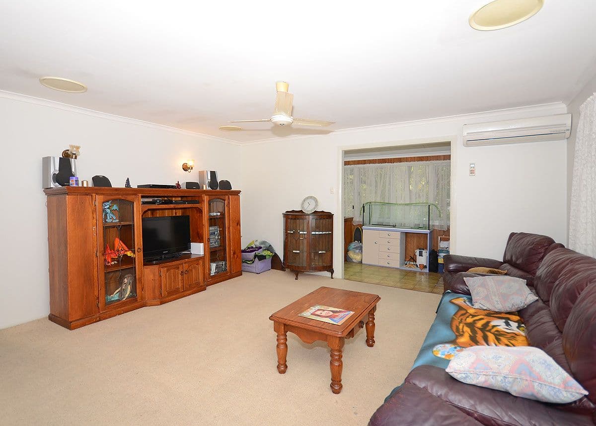 87 Hammond Street, URANGAN QLD 4655, Urangan - Thumbnail 2