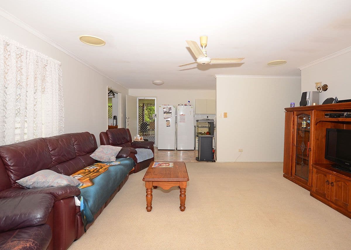 87 Hammond Street, URANGAN QLD 4655, Urangan - Thumbnail 3