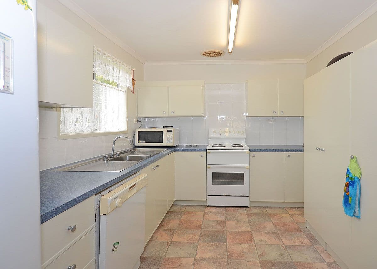 87 Hammond Street, URANGAN QLD 4655, Urangan - Thumbnail 4