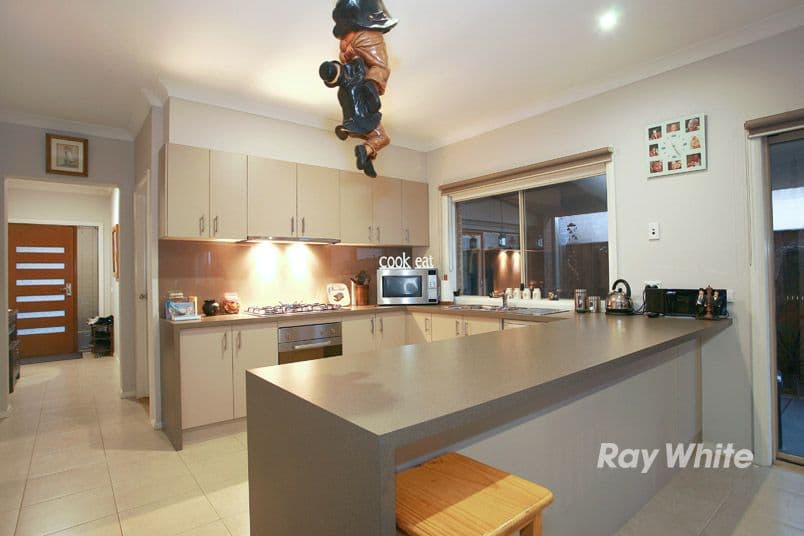 13 Bugle Lane, CRANBOURNE WEST VIC 3977, Cranbourne West - Thumbnail 3