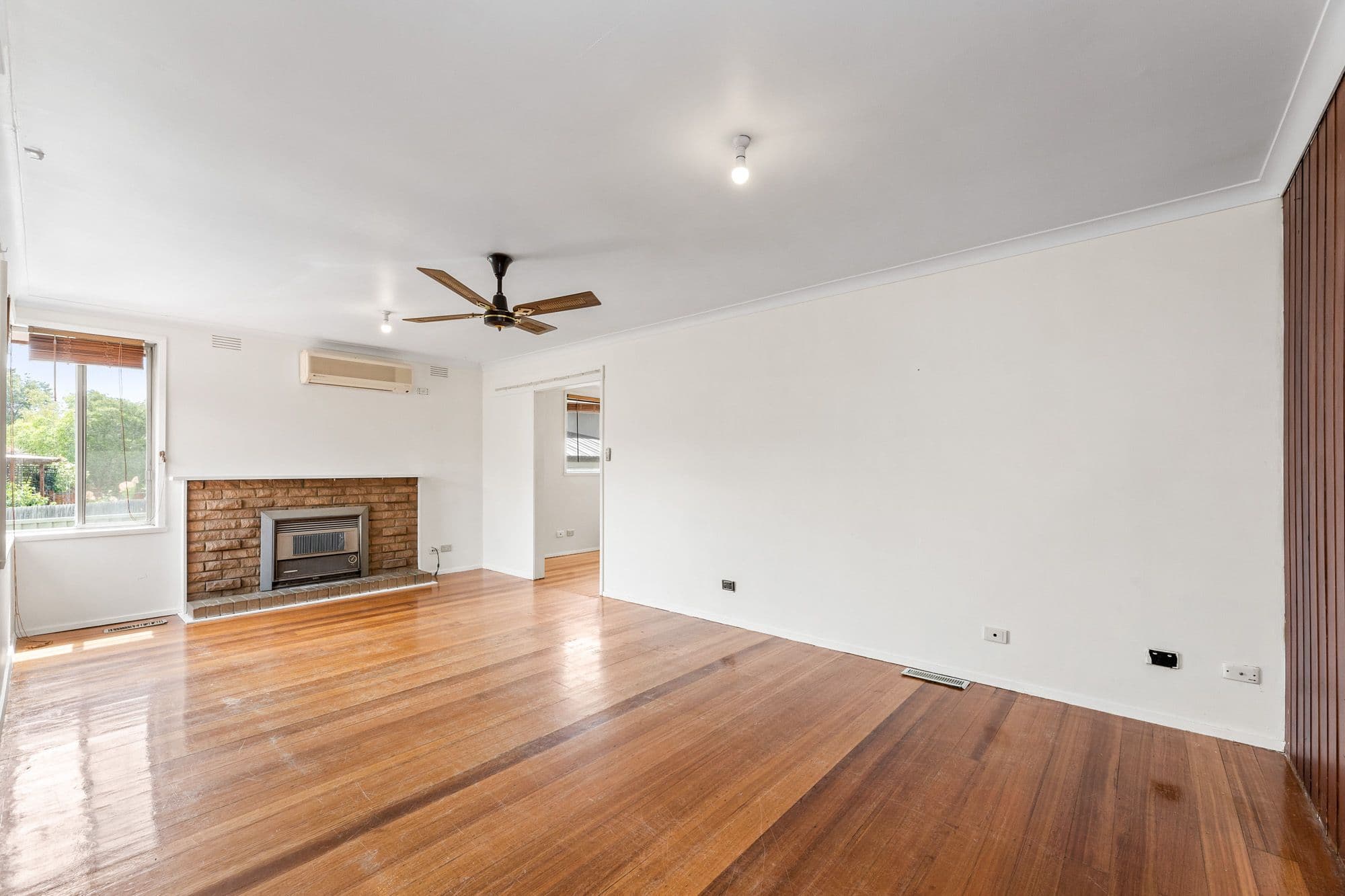 11 Benwerrin Drive, Burwood East VIC 3151, Burwood East - Thumbnail 2