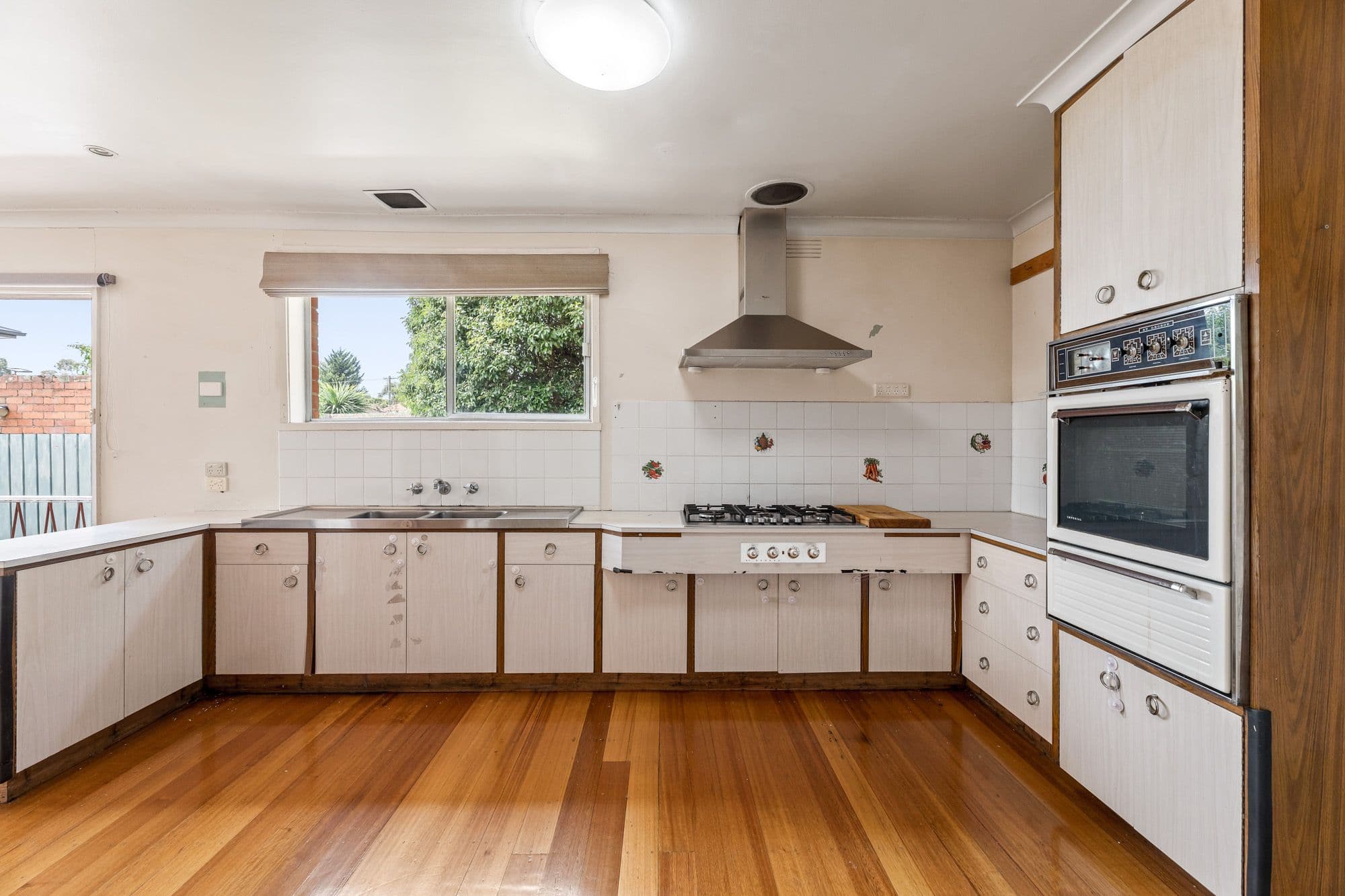 11 Benwerrin Drive, Burwood East VIC 3151, Burwood East - Thumbnail 3
