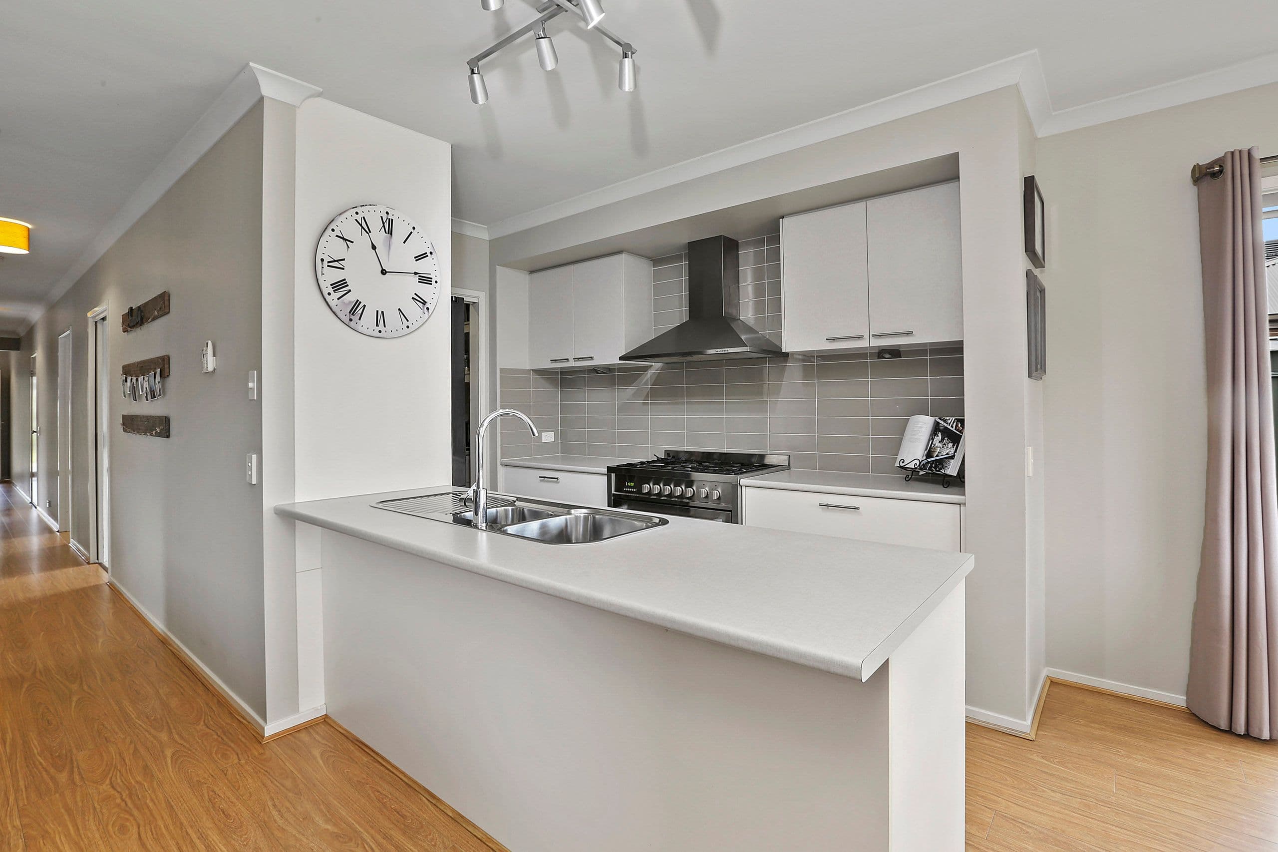 156 Canterbury Road West, Lara VIC 3212, Lara - Thumbnail 2