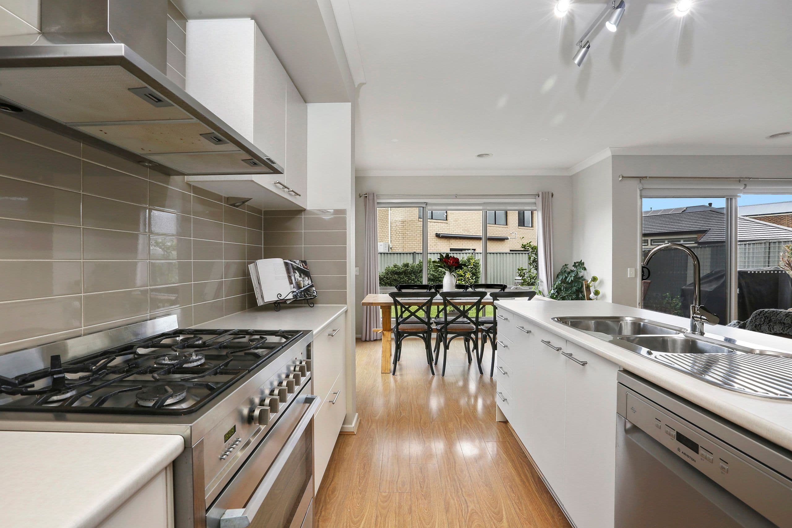 156 Canterbury Road West, Lara VIC 3212, Lara - Thumbnail 3