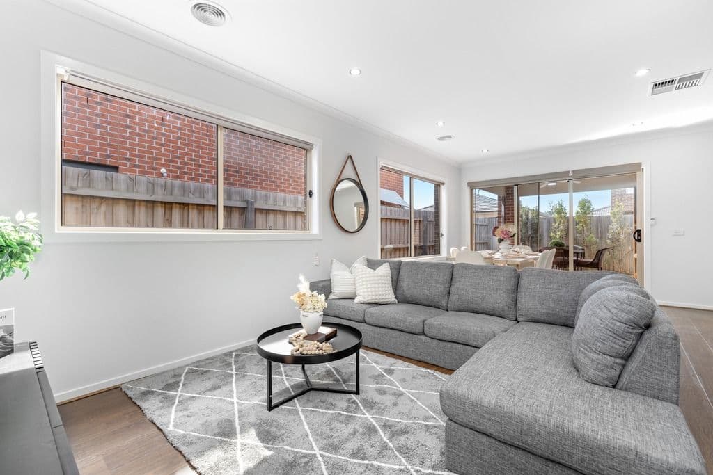 5 Brinkerhoff Crescent, Point Cook VIC 3030, Point Cook - Thumbnail 4
