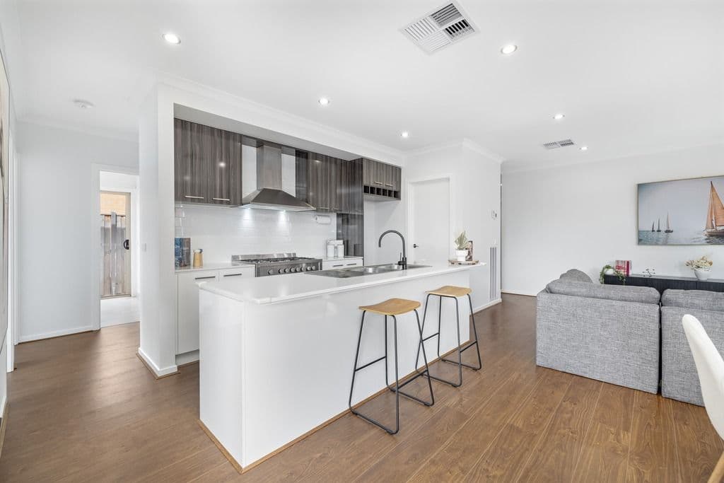 5 Brinkerhoff Crescent, Point Cook VIC 3030, Point Cook - Thumbnail 6
