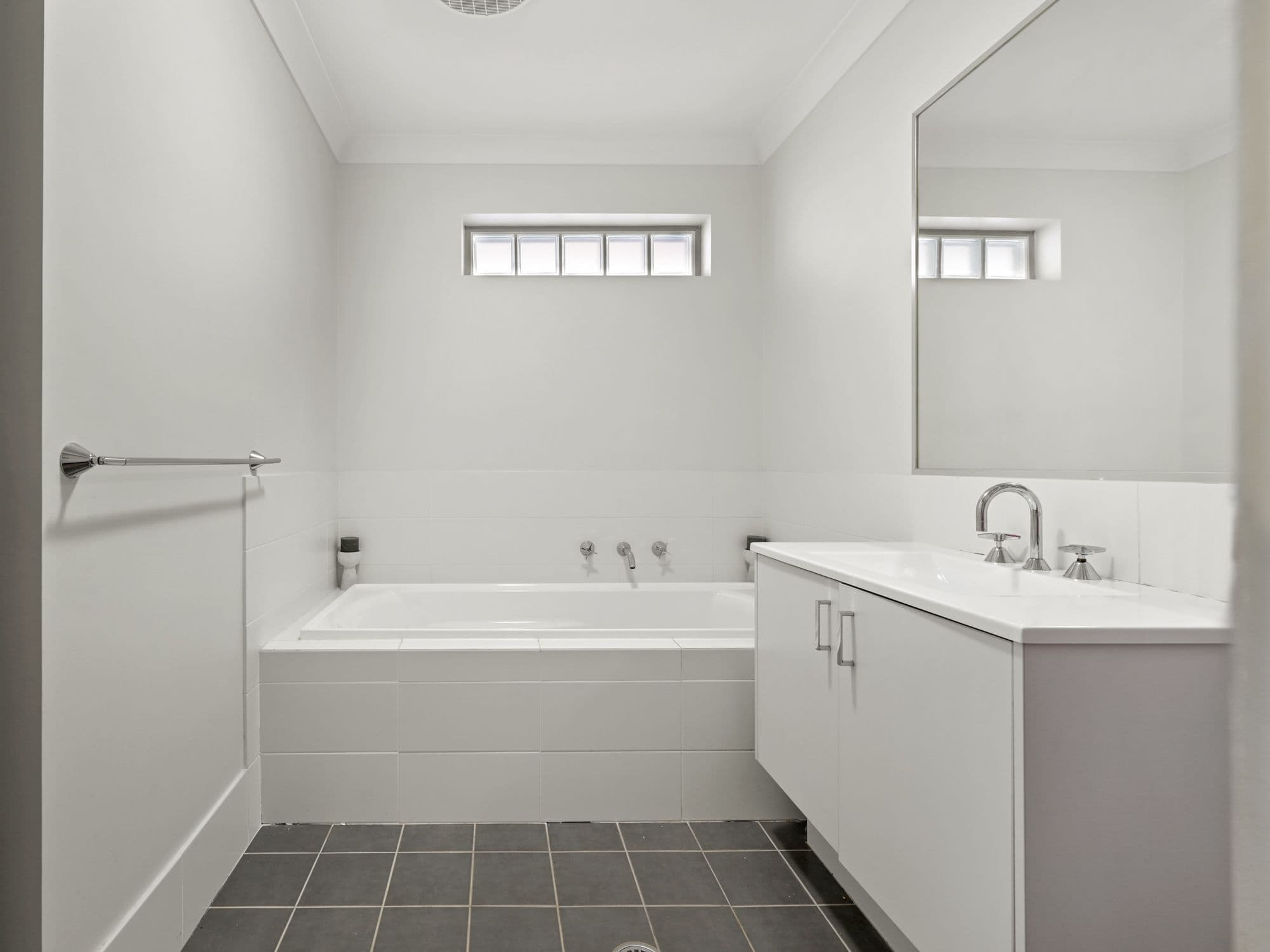 15 Kippax Avenue, Leumeah NSW 2560, Leumeah - Thumbnail 8