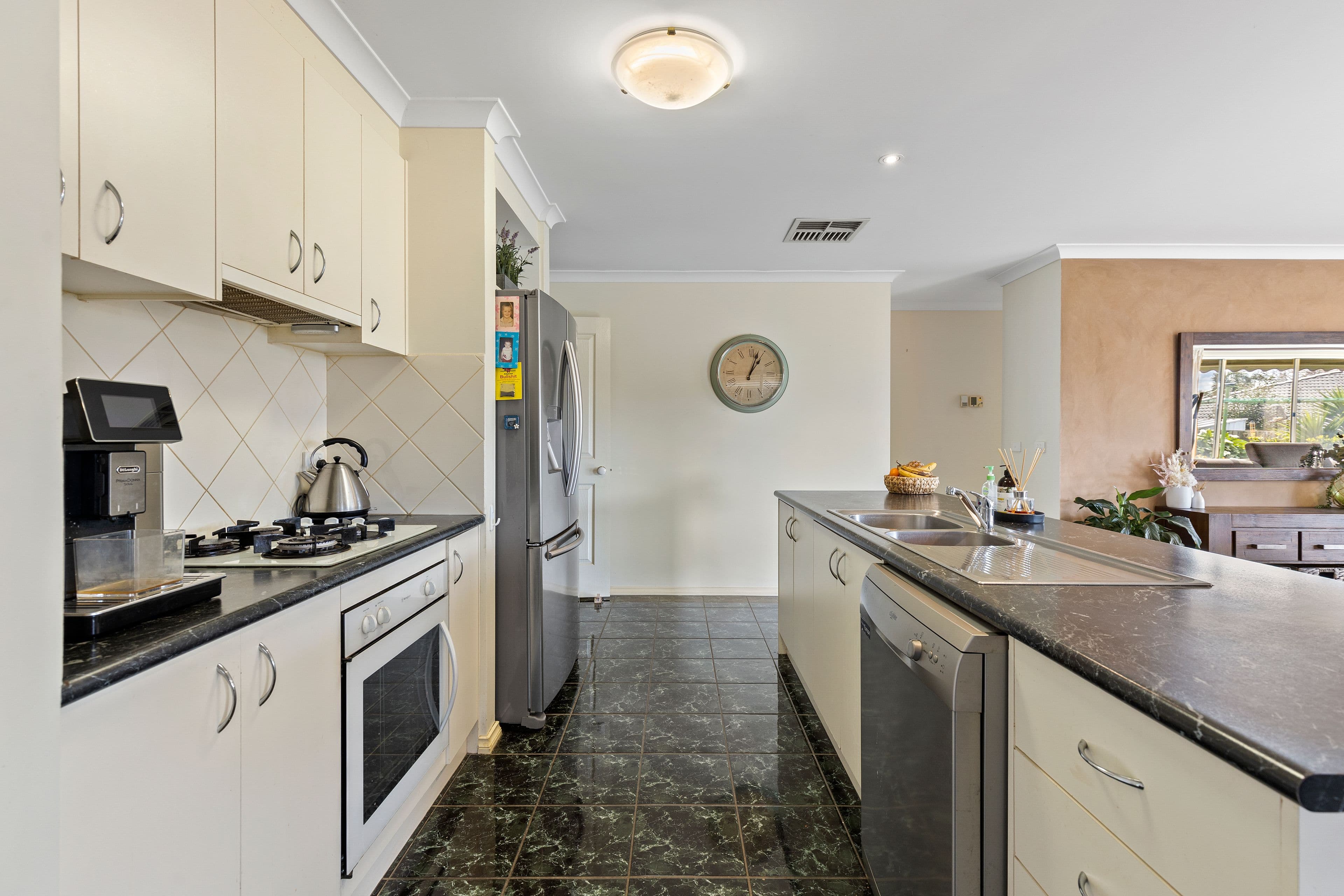 13 Reece Court, Rowville VIC 3178, Rowville - Thumbnail 3