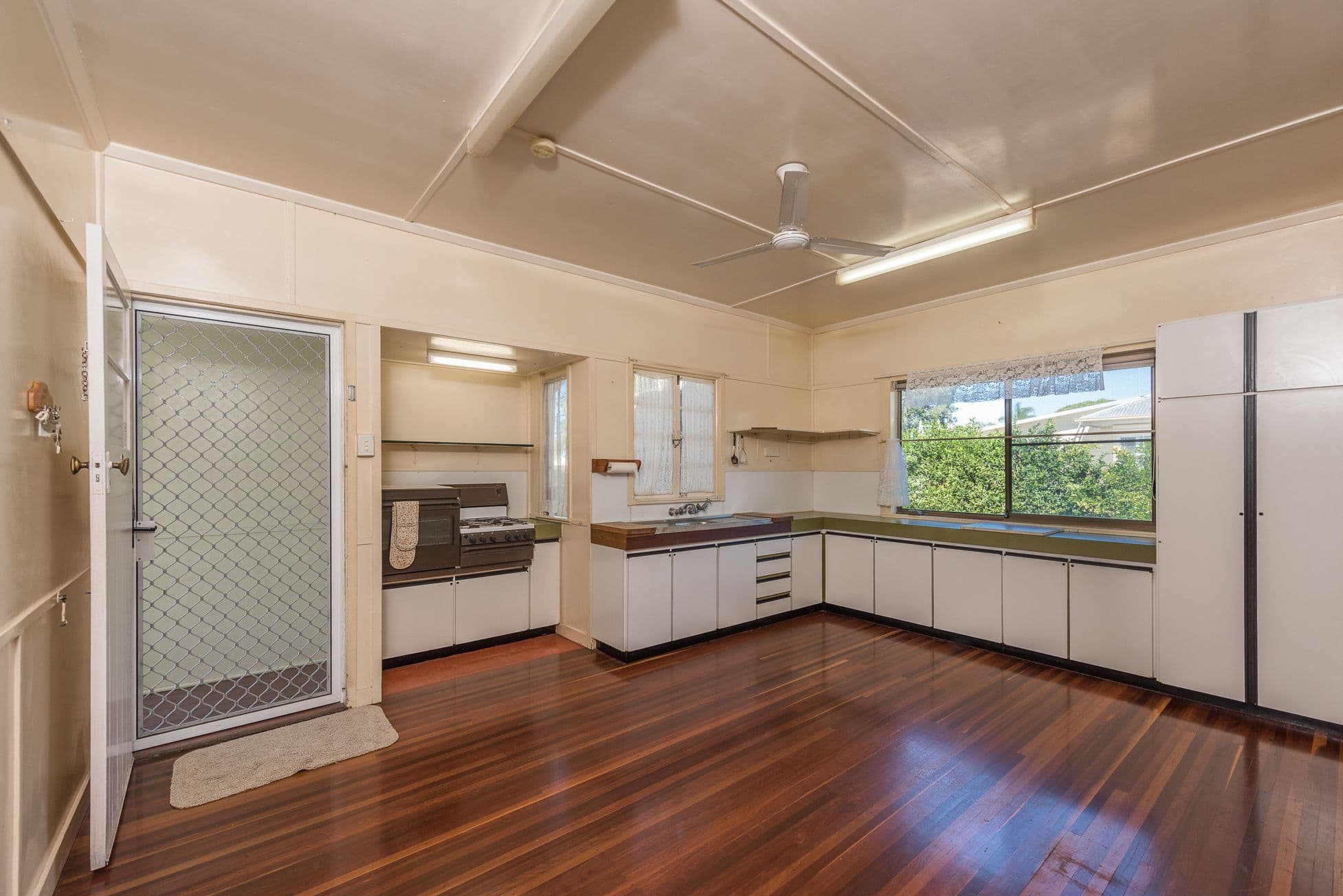 8 Adams Street, Bundaberg West QLD 4670, Bundaberg West - Thumbnail 4