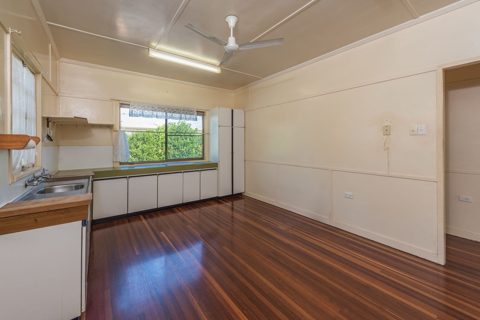 8 Adams Street, Bundaberg West QLD 4670, Bundaberg West - Thumbnail 5