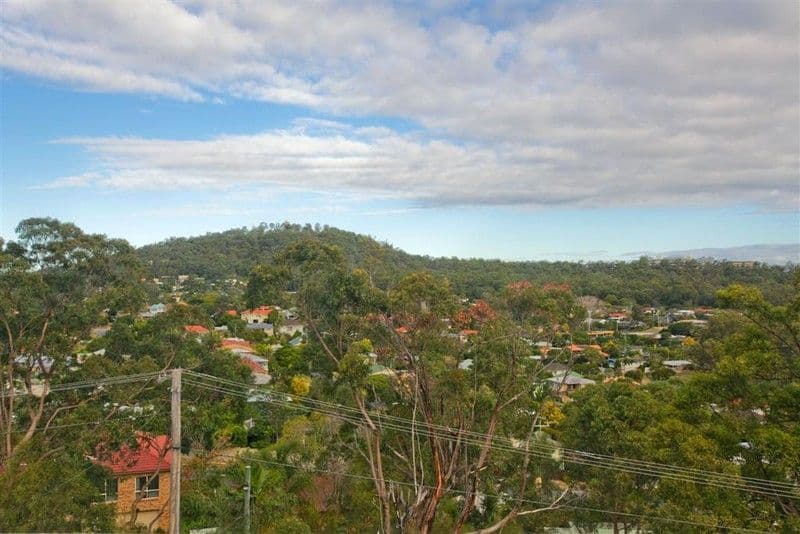 22 Cluden Street, HOLLAND PARK WEST QLD 4121, Holland Park West - Thumbnail 2