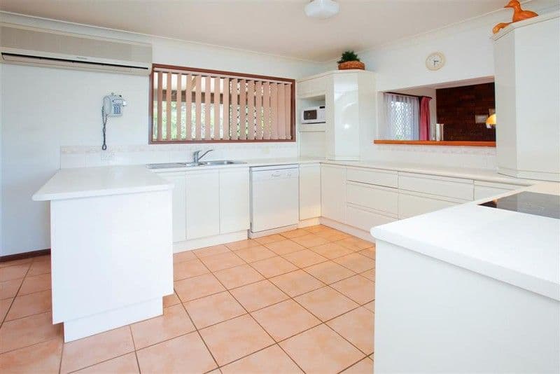 22 Cluden Street, HOLLAND PARK WEST QLD 4121, Holland Park West - Thumbnail 5