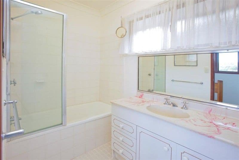 22 Cluden Street, HOLLAND PARK WEST QLD 4121, Holland Park West - Thumbnail 6