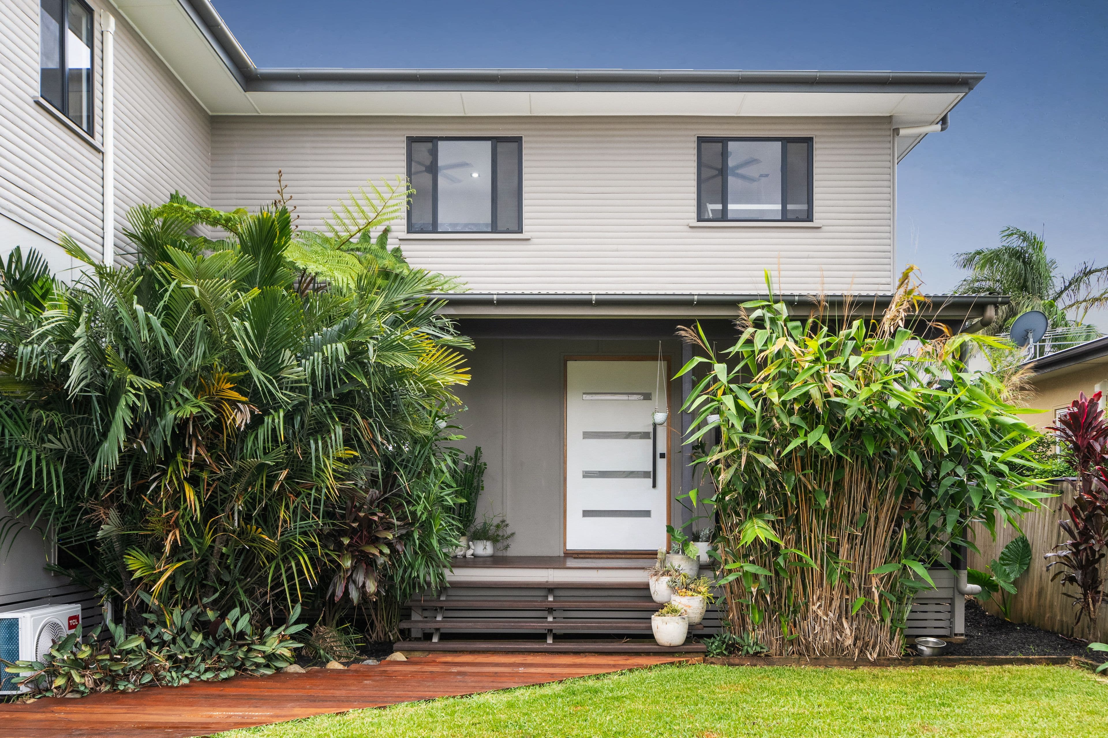42 Collins Street, Woody Point QLD 4019, Woody Point - Thumbnail 2