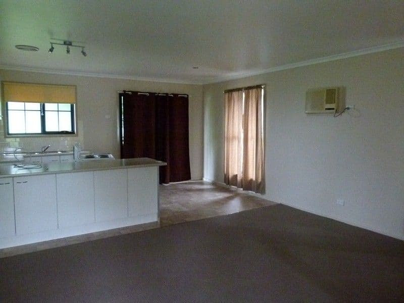 14 Crouch Street, FORBES NSW 2871, Forbes - Thumbnail 2