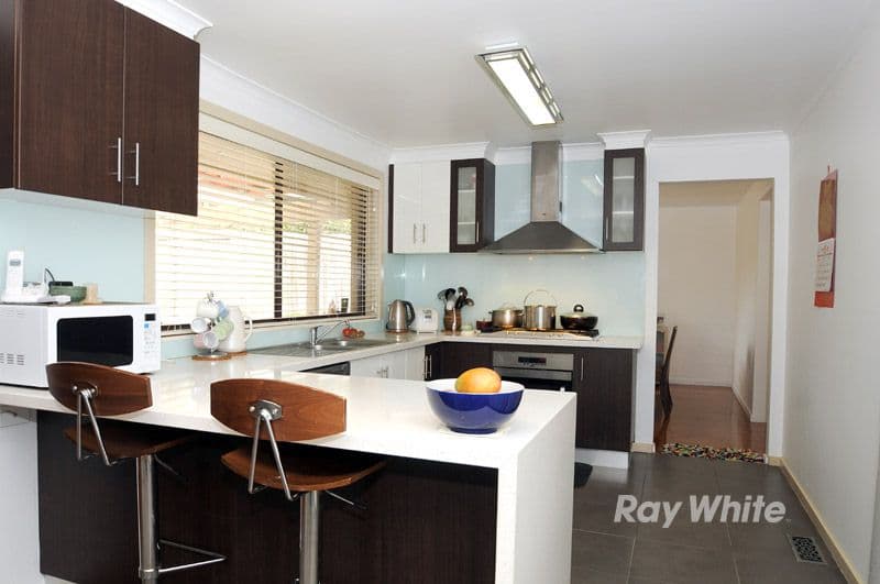 19 Milpera Crescent, WANTIRNA VIC 3152, Wantirna - Thumbnail 2