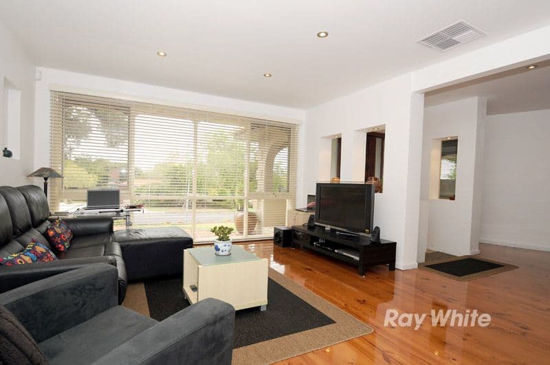 19 Milpera Crescent, WANTIRNA VIC 3152, Wantirna - Thumbnail 3